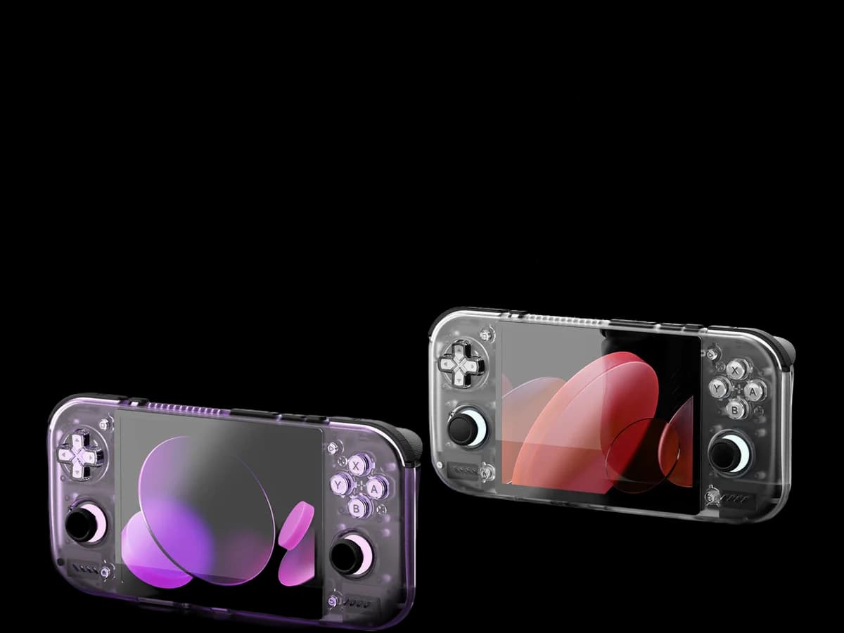 Retroid Pocket Nova handheld gaming device.