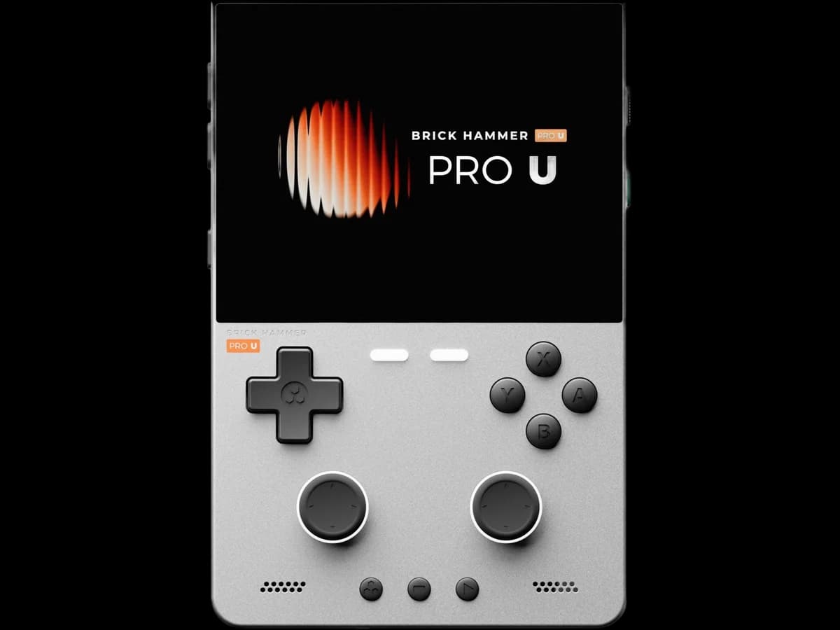 Trimui Brick Hammer Pro U handheld gaming device.